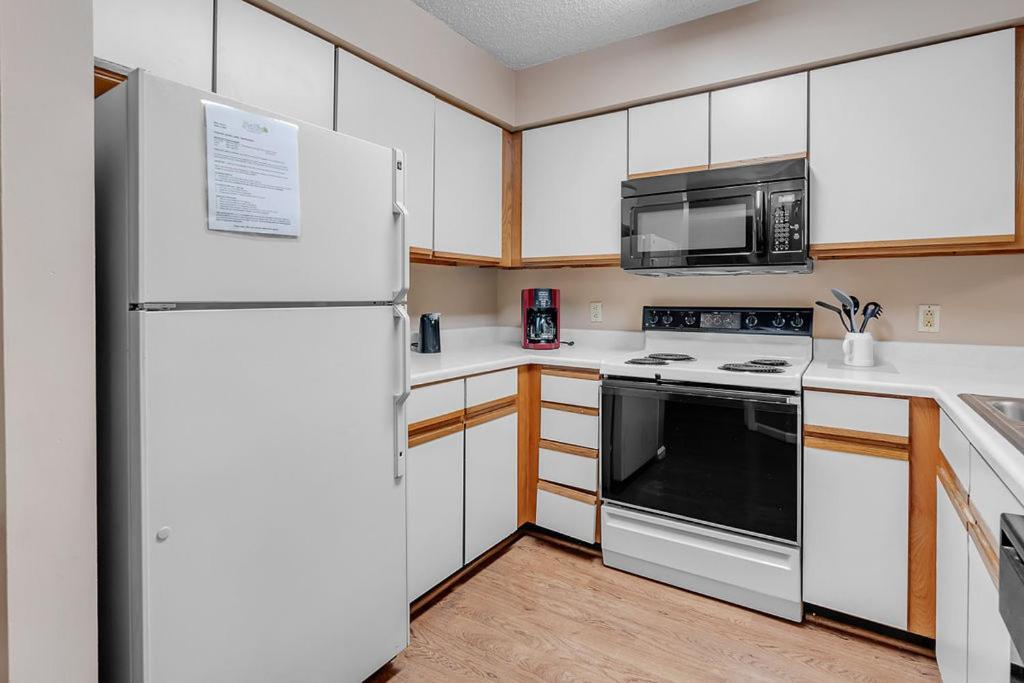 Park Place Condos جاتلينبرج المظهر الخارجي الصورة